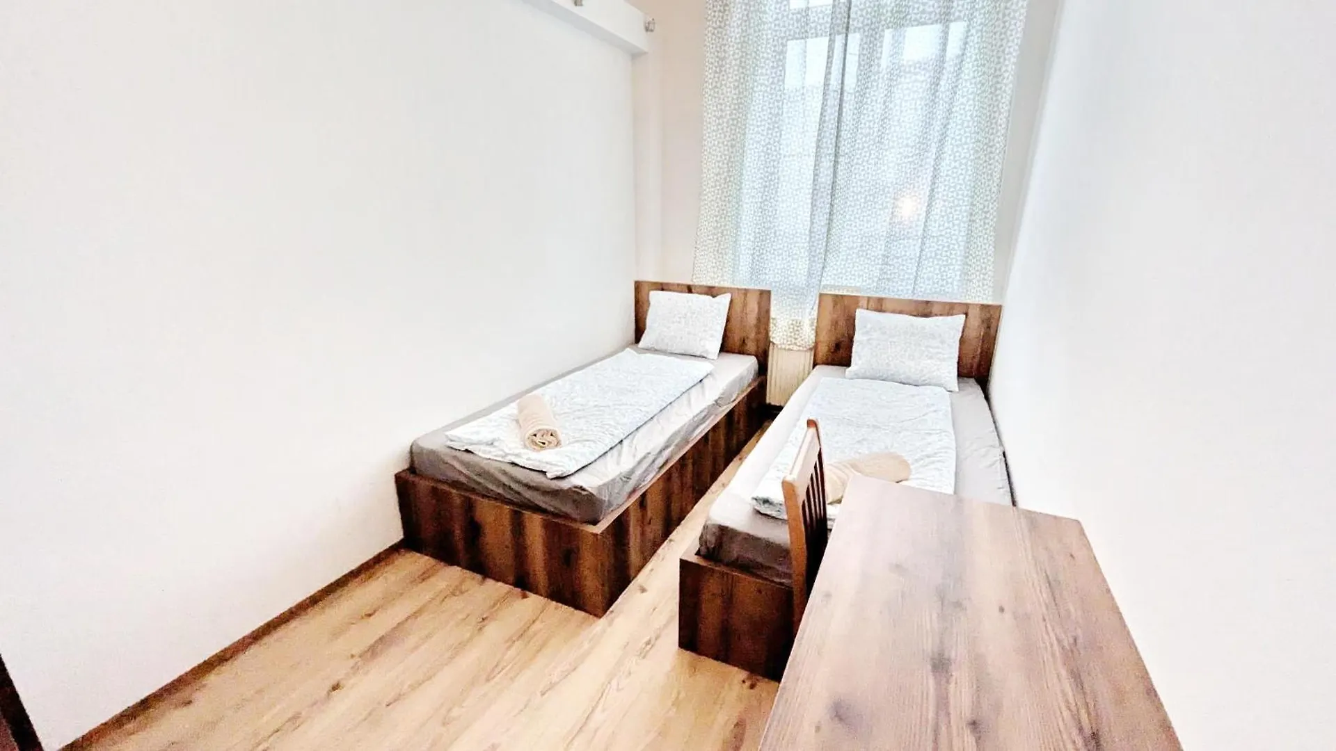 kontakty Spacious Rooms - 15 Min From Airport & City Center, 5 Min From Vienna Main-Bus Station Ez 12
